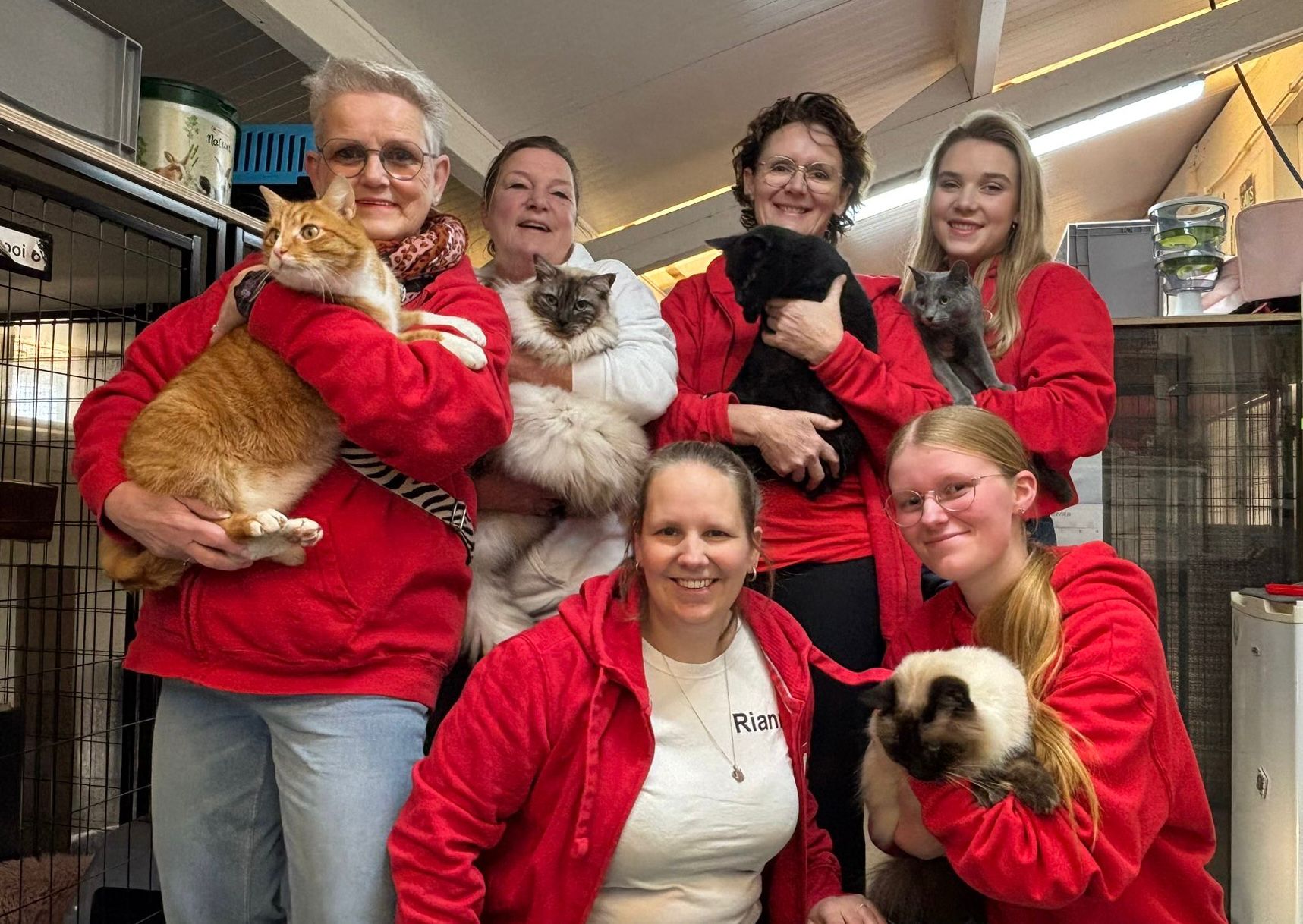 Rianne en het team van De Kattenpootjes in Maasland